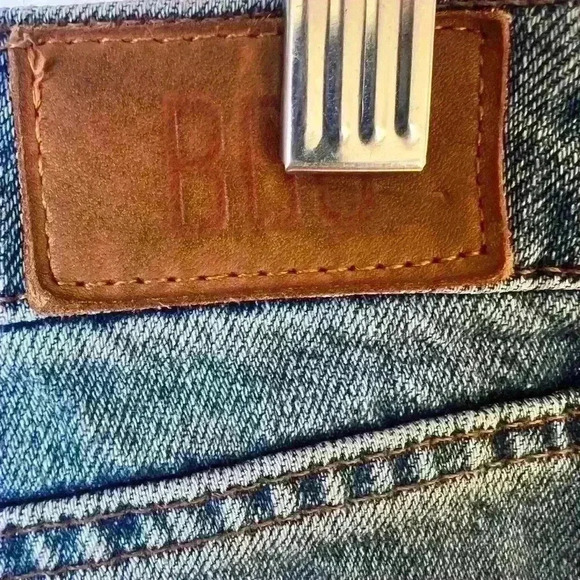 BDG Urban Outfitters Pintuck Mom Jeans - Picture 9 of 11